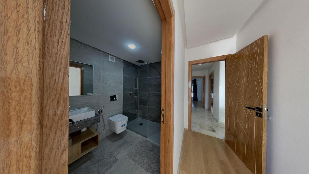 Apartment Grand Neuf Lumineux Face Stade Avec Parking Prive Tangier